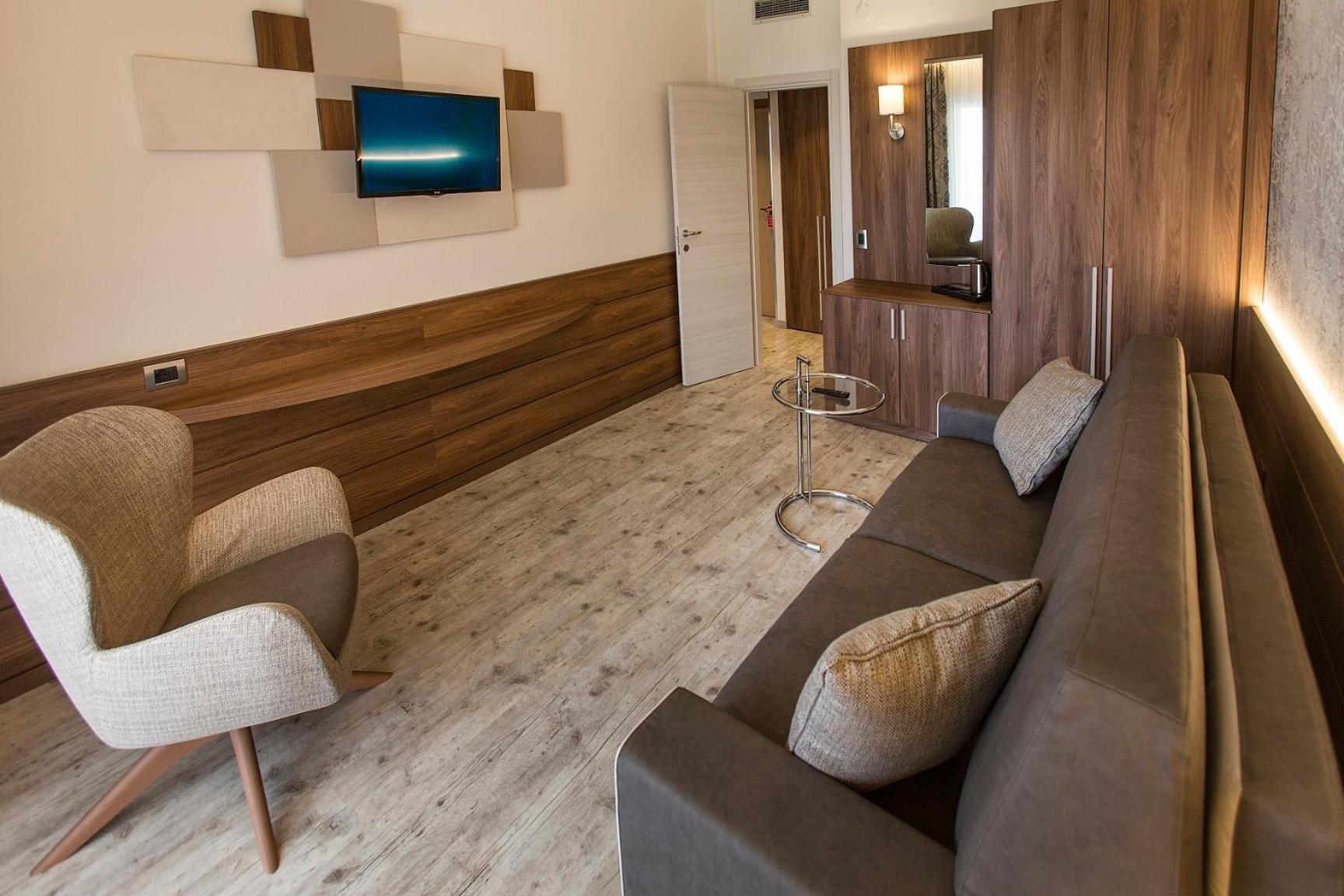 Du Hotel 4*